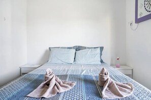 4 bedrooms, WiFi, bed sheets