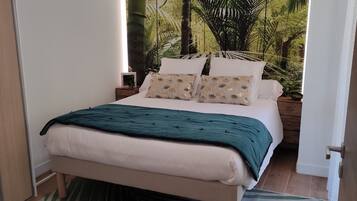 3 slaapkamers, reisbedje, internet, beddengoed