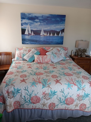 4 bedrooms, desk, iron/ironing board, free WiFi