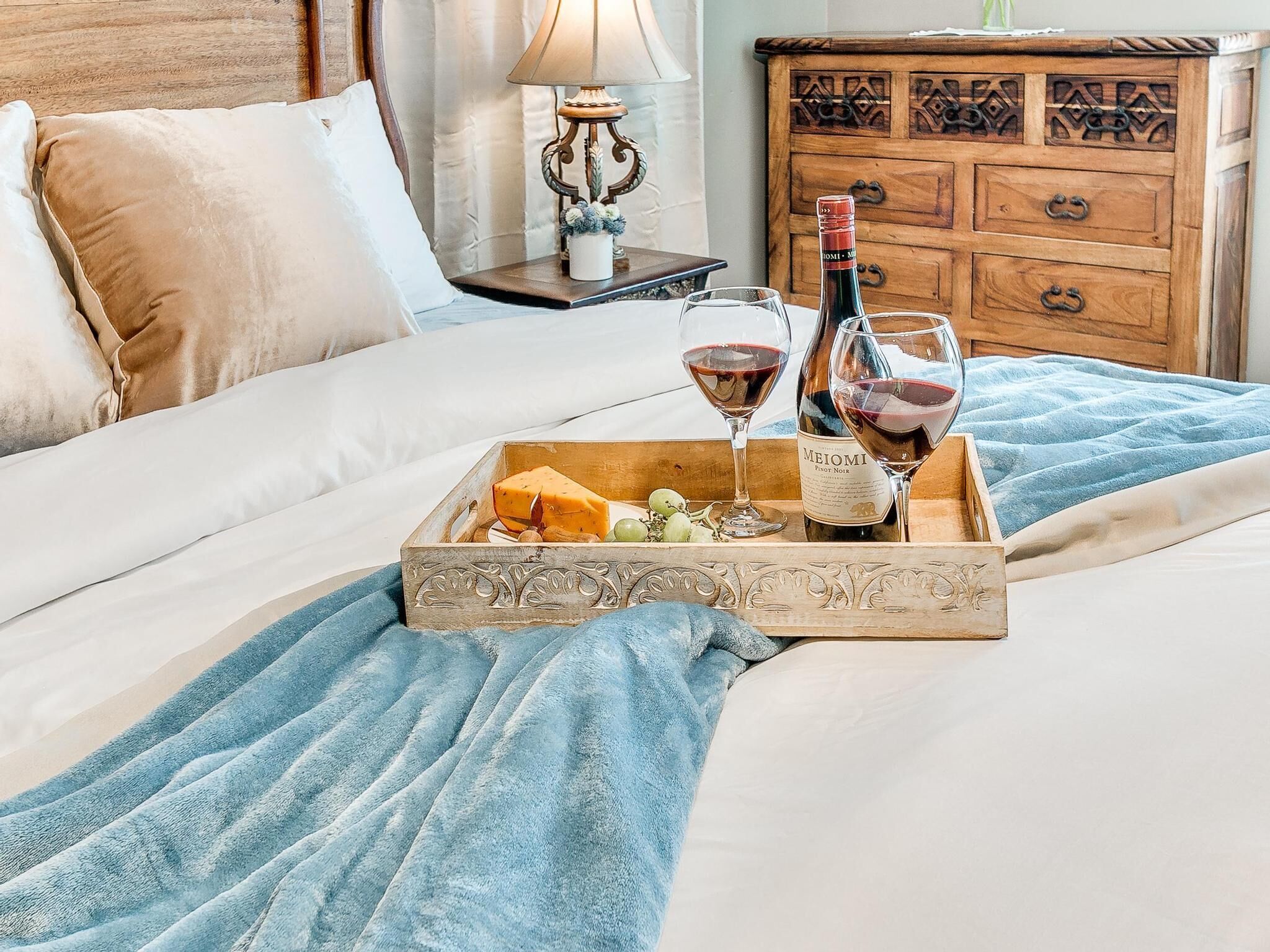 4 bedrooms, free WiFi, bed sheets, wheelchair access