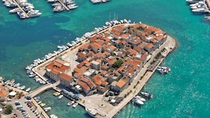 Marina - Three Apartment Complex With Pool (Tribunj)