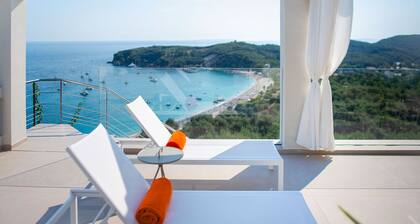 LIVINGHOME SUITES