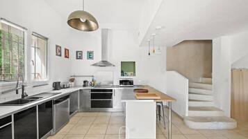 Fridge, microwave, oven, dishwasher