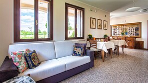 Dining - Borgo Tabari Apartment Marco Polo (Casoni)