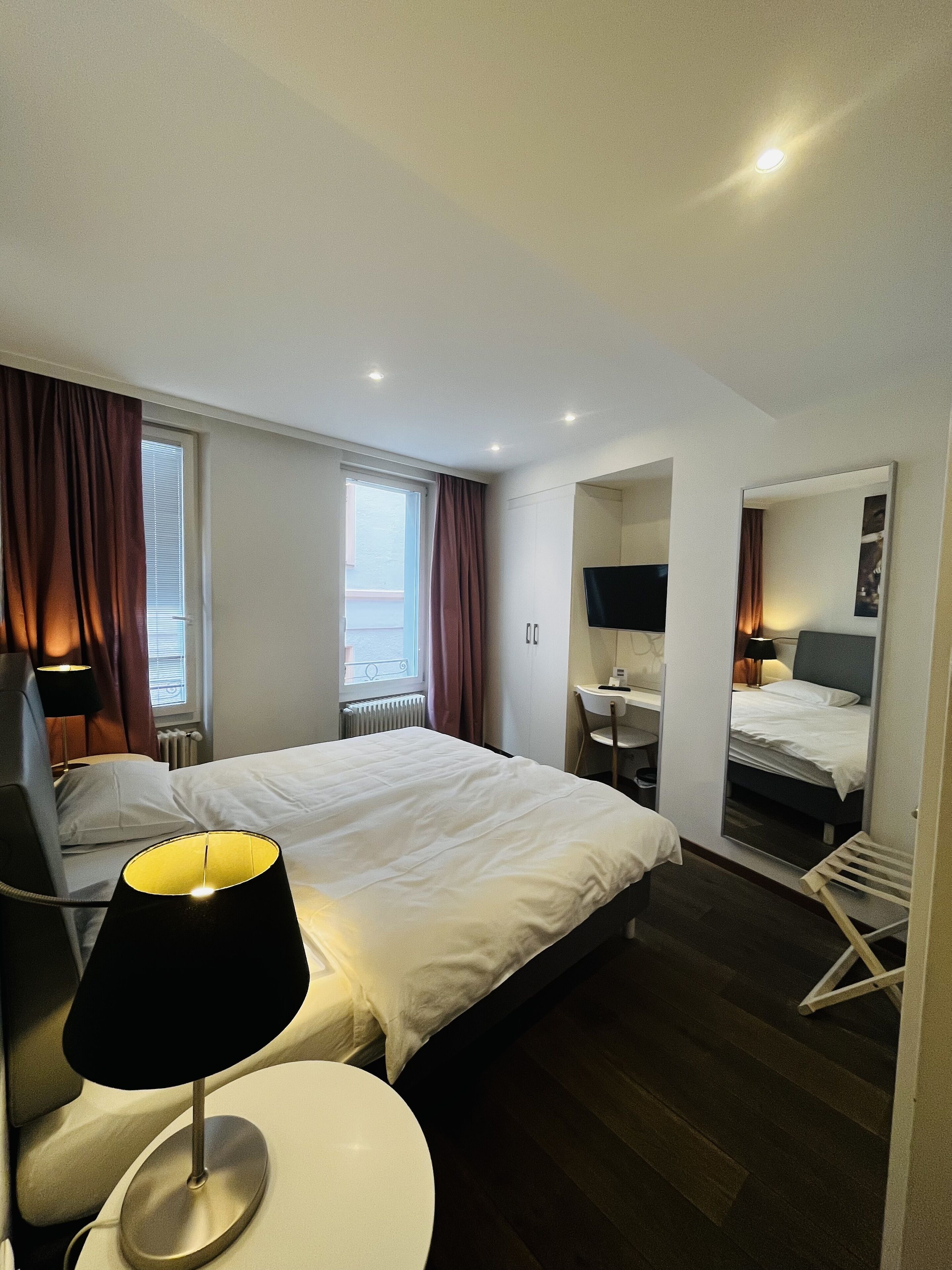 Iron/ironing board, free WiFi, bed sheets