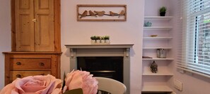 Exterior - 2 Bed Holiday Home with on-street parking and river walks (York)