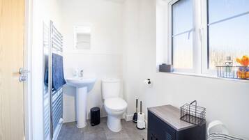 Nhà (3 Bedrooms) | Phòng tắm