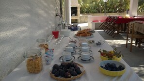 Desayuno típico de la región gratuito y diario