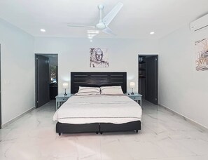 4 bedrooms, desk, iron/ironing board, free WiFi