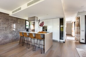 Dining - Sweet Inn - Villa Alexandra (Cannes)