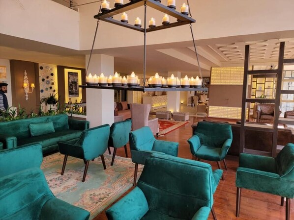 Bar (on property) - Shelton Suites Bhurban (Bhurban)