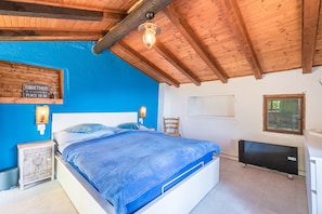 1 bedroom, bed sheets