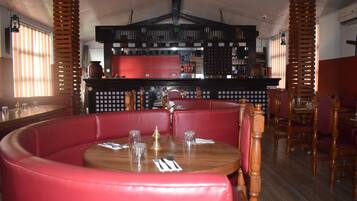 Bar (in der Unterkunft)