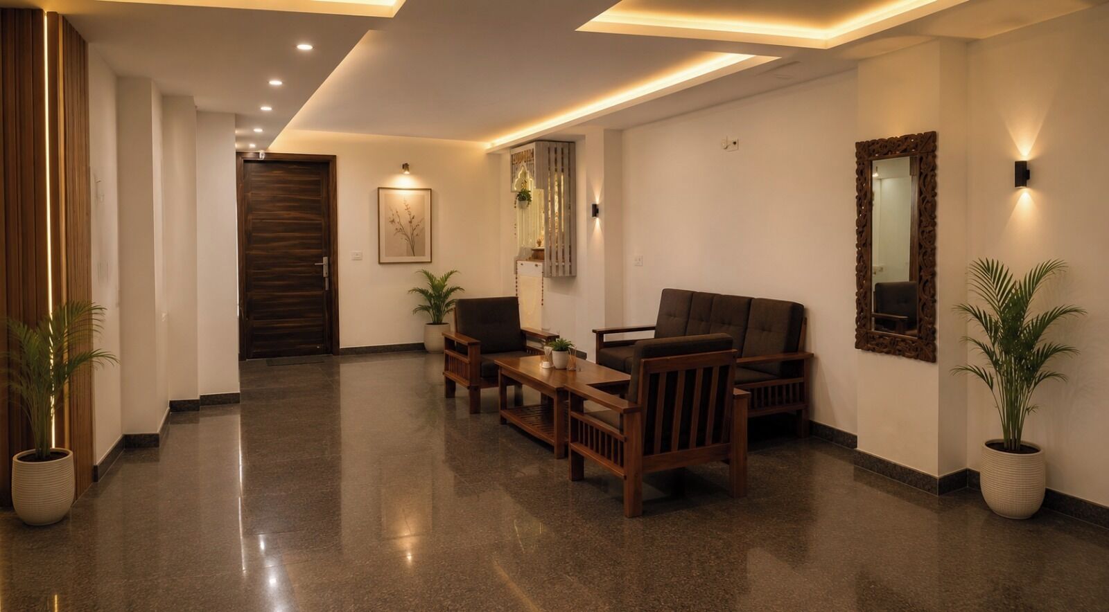 Uma sala de estar moderna com um sofá, cadeiras, uma mesa de centro e plantas em vasos.