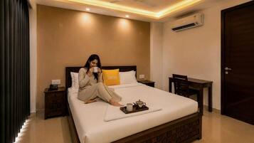 Comfort Apartment | 2 bedrooms, hypo-allergenic bedding, desk, laptop workspace