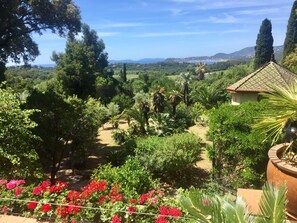 Property grounds - A little corner of paradise in a Mediterranean garden with sea view (La Croix-Valmer)