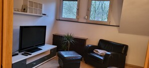 TV, books - A large apartment with a beautiful view and 2 balconies (Altena)