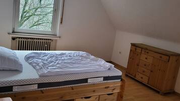 2 Schlafzimmer, Reisekinderbett, kostenloses WLAN