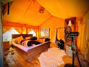 Premium bedding, down duvets, memory-foam beds, individually decorated - Ananta Prana Glamping Resort Hotel Mussoorie (Dehradun)