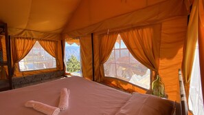 Premium bedding, down duvets, memory-foam beds, individually decorated - Ananta Prana Glamping Resort Hotel Mussoorie (Dehradun)