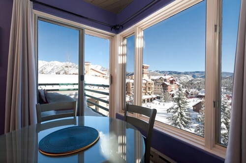 Pinnacle Place Ski-In/Out | Views, Fireplace, Covered Parking, Deck, Hot Tub