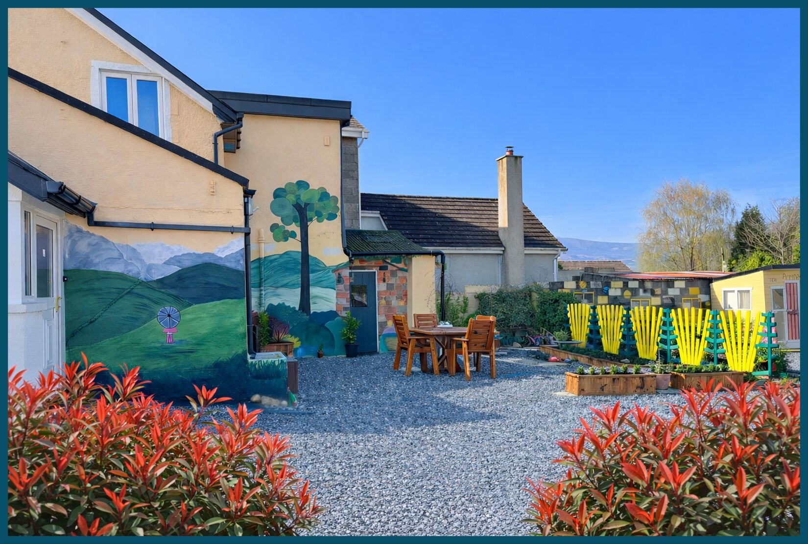 Rumah Desain, pemandangan gunung, tepi gunung | Seprai premium, selimut bulu angsa, dan didekorasi berbeda-beda