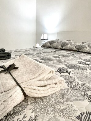 1 bedroom, iron/ironing board, travel cot, free WiFi - Maison de Marie is a small apartment recently renovated.  (Trani)