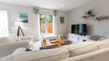 Smart TV, ping pong, books