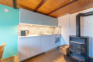 Réfrigérateur, four, plaque de cuisson, lave-vaisselle