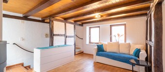 Romantic Gioiello in the village center of Loro