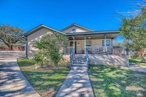 Exterior - Acorn Hills Private Retreat! Pet Friendly! Pool and Hot Tub! (New Braunfels)