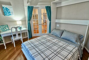 4 bedrooms, desk, free WiFi