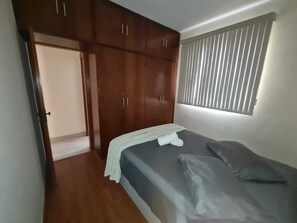 2 bedrooms, WiFi, bed sheets - Complete 2 bedroom apartment with parking space in the center of Contagem (Contagem)