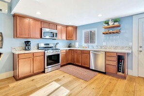 Fridge, microwave, oven, stovetop - Home Squared (Paso Robles)