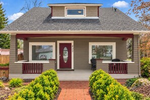 Home Squared Front View - Home Squared by LUX Retreats Paso (Paso Robles)