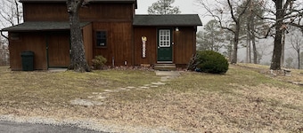 The Rustic Retreat @ Rocky Acres - Amazing Views!!