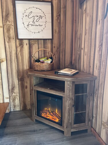 The Rustic Retreat @ Rocky Acres - Amazing Views!!