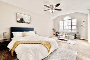 3 slaapkamers, een bureau, een strijkplank/strijkijzer, wifi