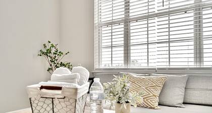 NEW Peaceful Retreat near Ft Jackson & Downtown!