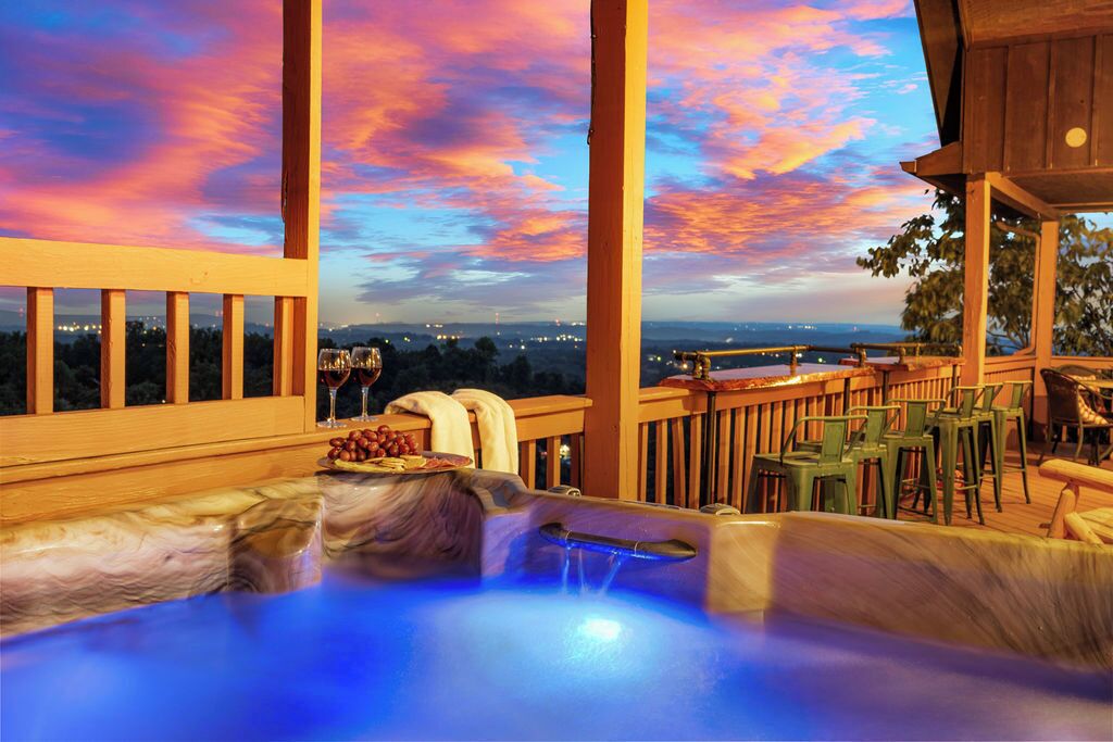 Bañera de hidromasaje al aire libre