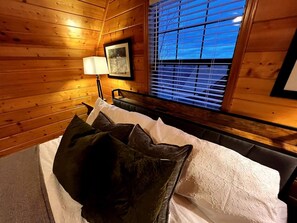 3 habitaciones, tabla de planchar con plancha y cuna de viaje