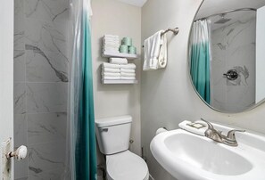 Towels - Cozy Nook apt in Heart of Saugatuck, walk anywhere (Saugatuck)