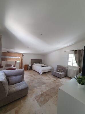 5 Schlafzimmer, Zimmersafe, Bügeleisen/Bügelbrett, Reisekinderbett