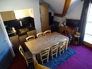 Réfrigérateur, micro-ondes, four, lave-vaisselle