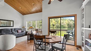 Télévision, cheminée