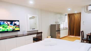 Minibar, desk, laptop workspace, WiFi (free)