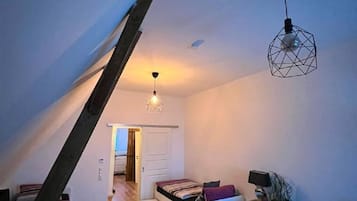 2 slaapkamers, een strijkplank/strijkijzer, reisbedje, gratis wifi