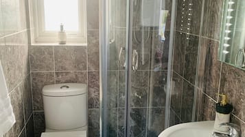 House (3 Bedrooms) | Bathroom