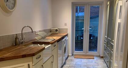 Elegant 3BD Edwardian Home Warminster