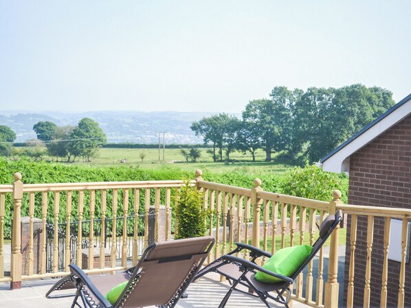 Property grounds - 3 bedroom accommodation in Llandrindod Wells (Llandrindod Wells)